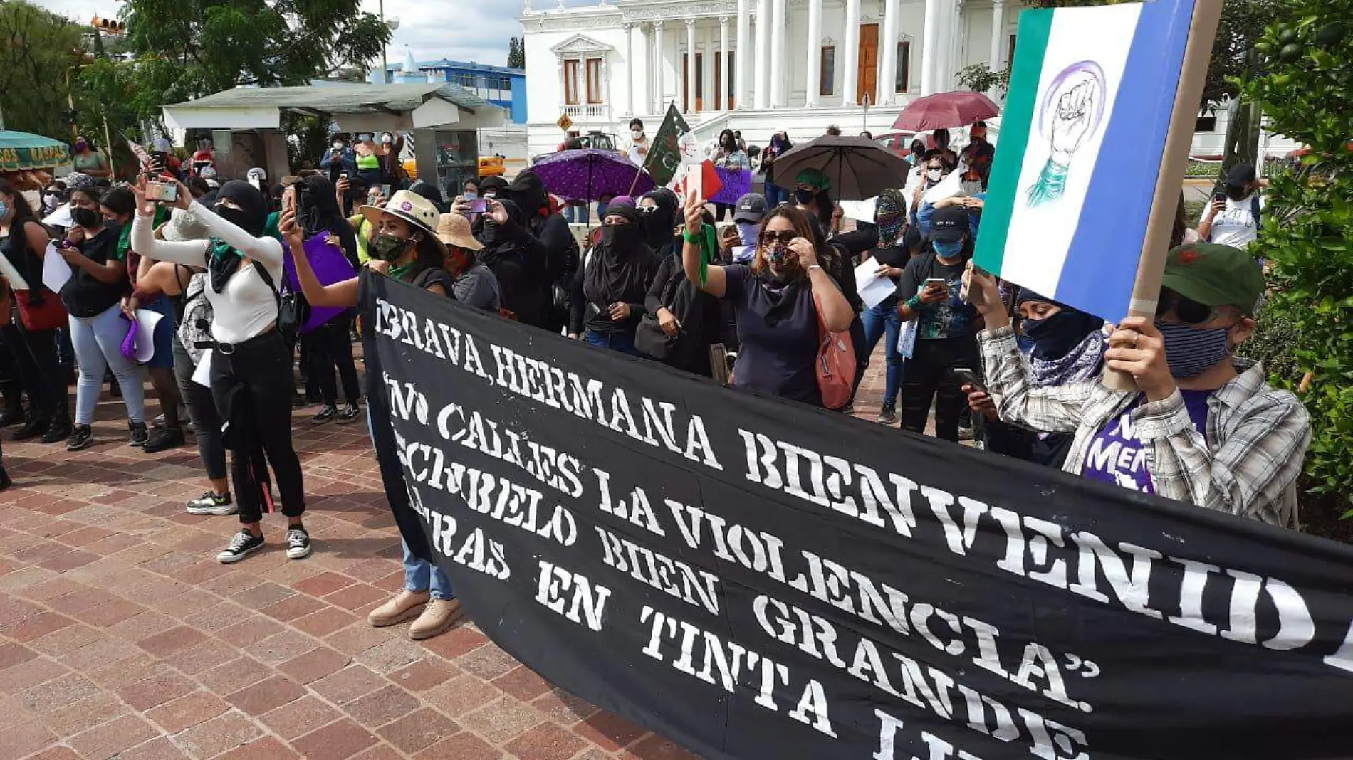 marcha mujeres Víctor Castillo.3